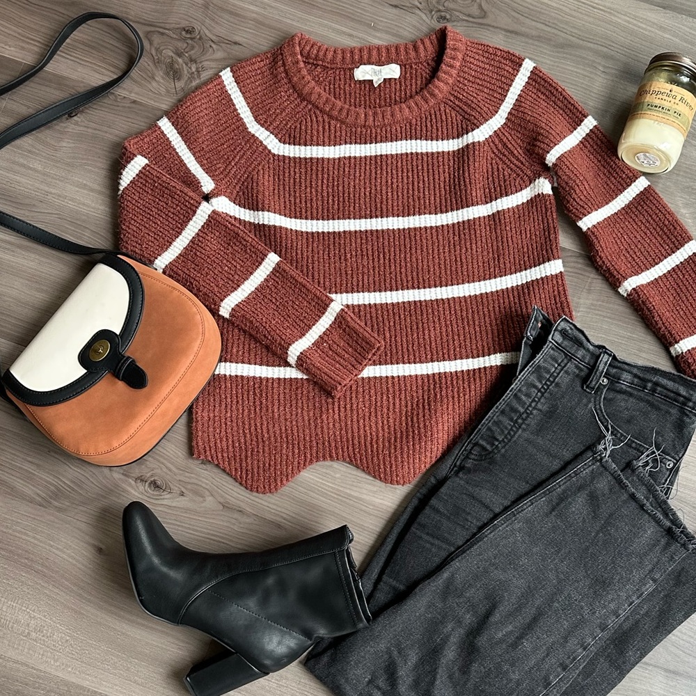 Pinque Scallop Striped Sweater